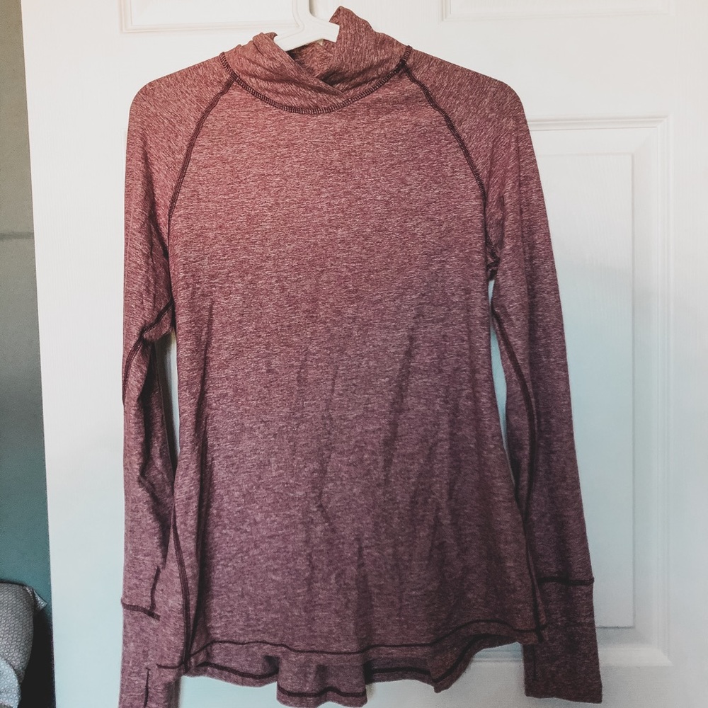 lululemon top !!!